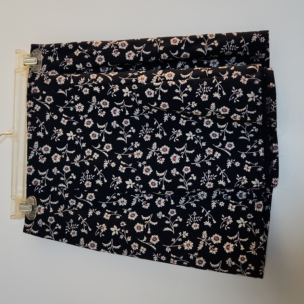 Hollister Small Blue and White Flower Design Skirt